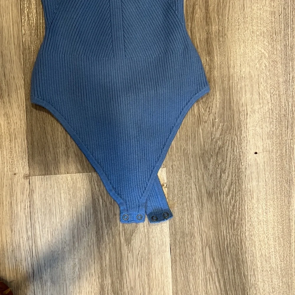Cute XS Abercrombie Bodysuit - Picture 3 of 5